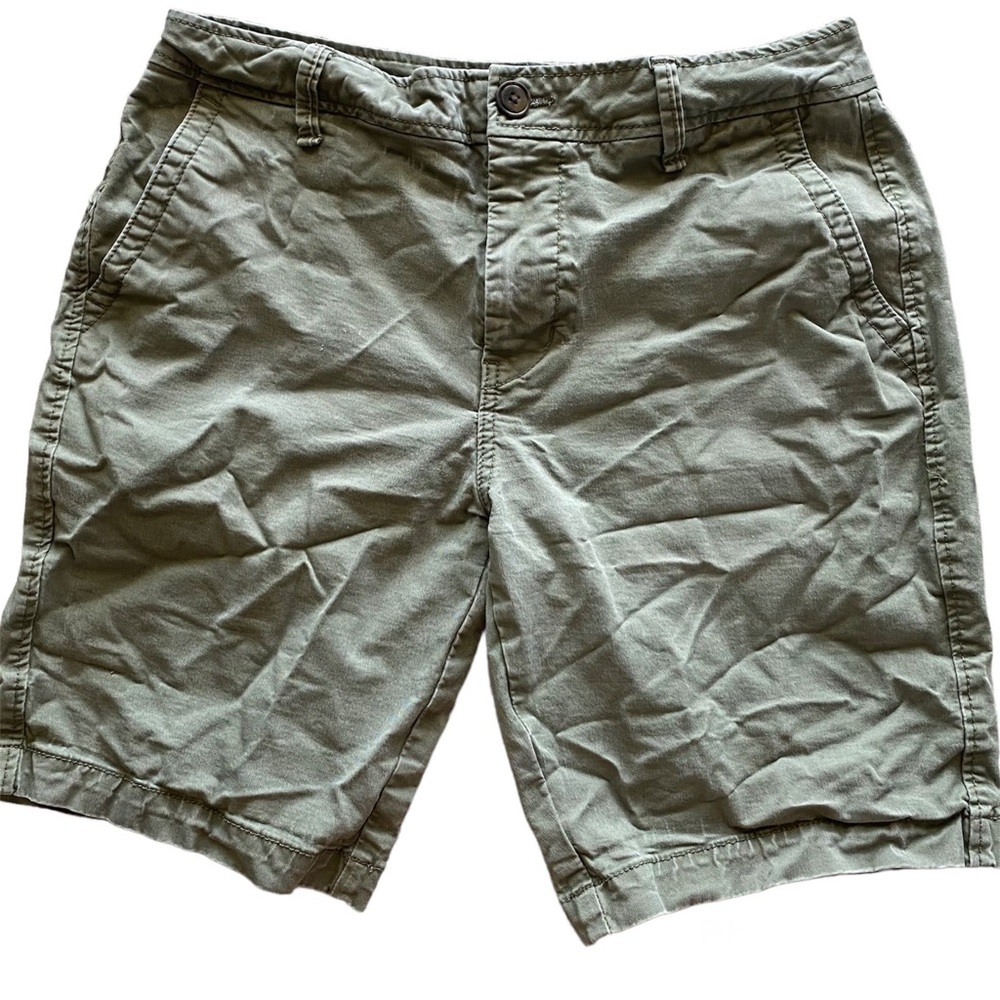 4/$24 Aeropostale Green Flat Front Shorts Size 30